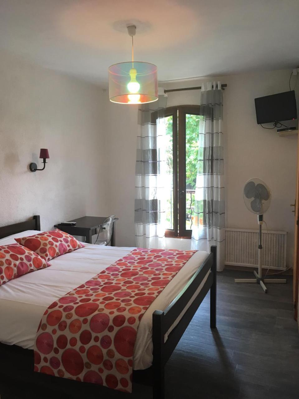 Auberge De Rustreou Rustrel Exteriér fotografie